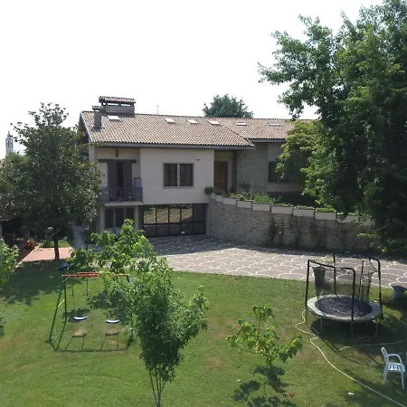 Nocleg ze śniadaniem Family First Capriate San Gervasio